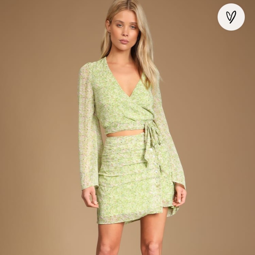 Lulu’s Sweet Spring Green Floral Pleated Button Mini Skirt, Small, NWT